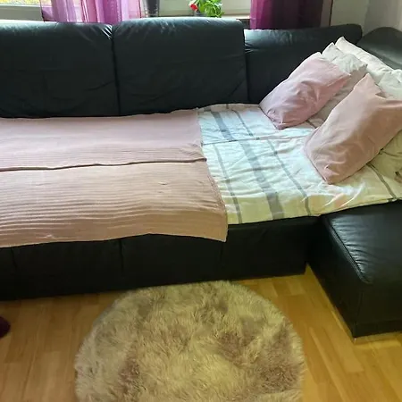 Am Rhein Ganze Zwei Schlafzimmer Netflix Internet 1000 Mbits, Free Parking * Duisburgo
