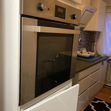 Appartamento Am Rhein Ganze Zwei Schlafzimmer Netflix Internet 1000 Mbits, Free Parking Duisburgo