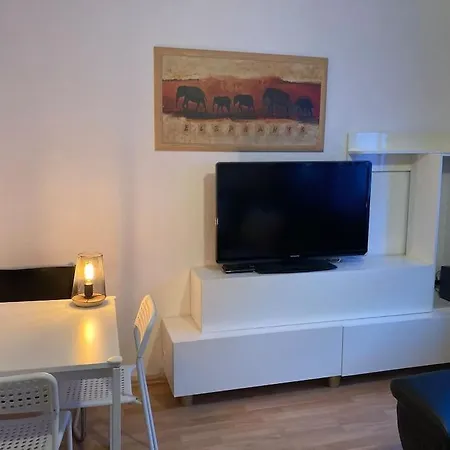 Am Rhein Ganze Zwei Schlafzimmer Netflix Internet 1000 Mbits, Free Parking Duisburg